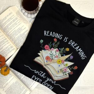 Блузон со принт- Reading is dreaming with your eyes open