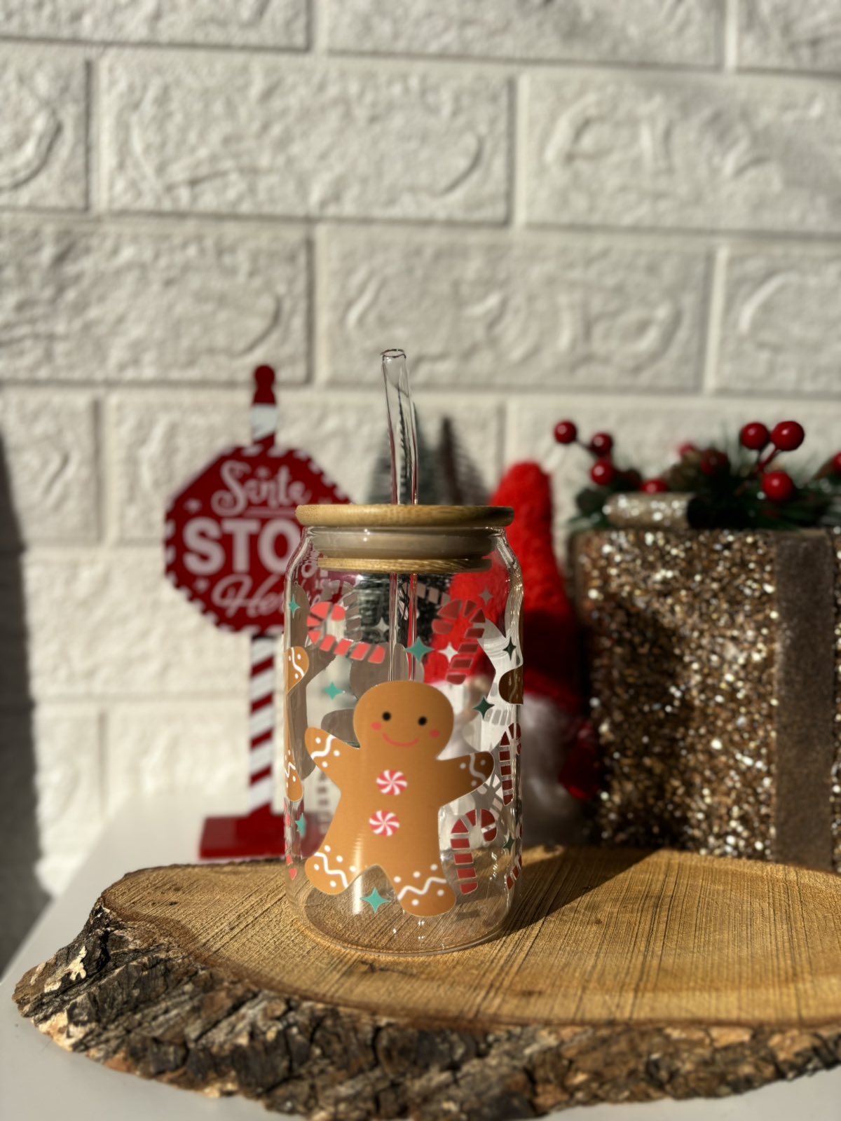 Стаклена чаша- Gingerbread